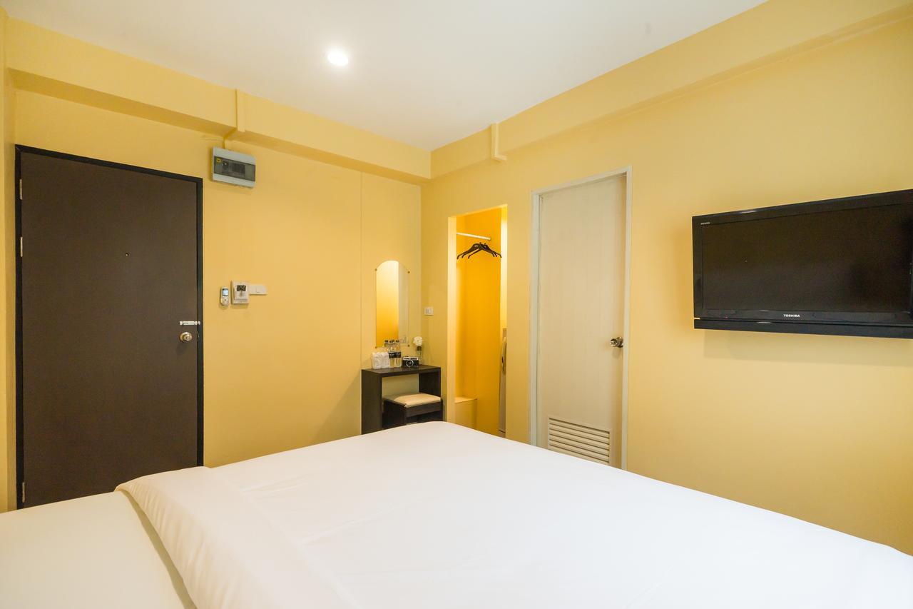 Hotel The Corner Ratchada Bangkok Esterno foto
