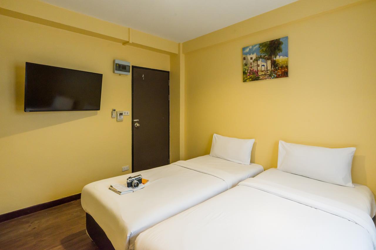 Hotel The Corner Ratchada Bangkok Esterno foto