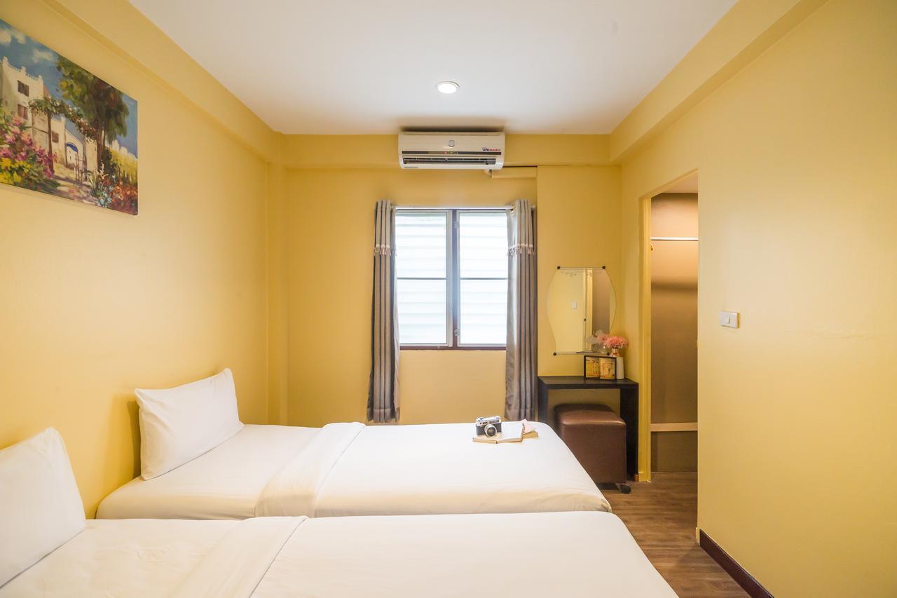 Hotel The Corner Ratchada Bangkok Esterno foto