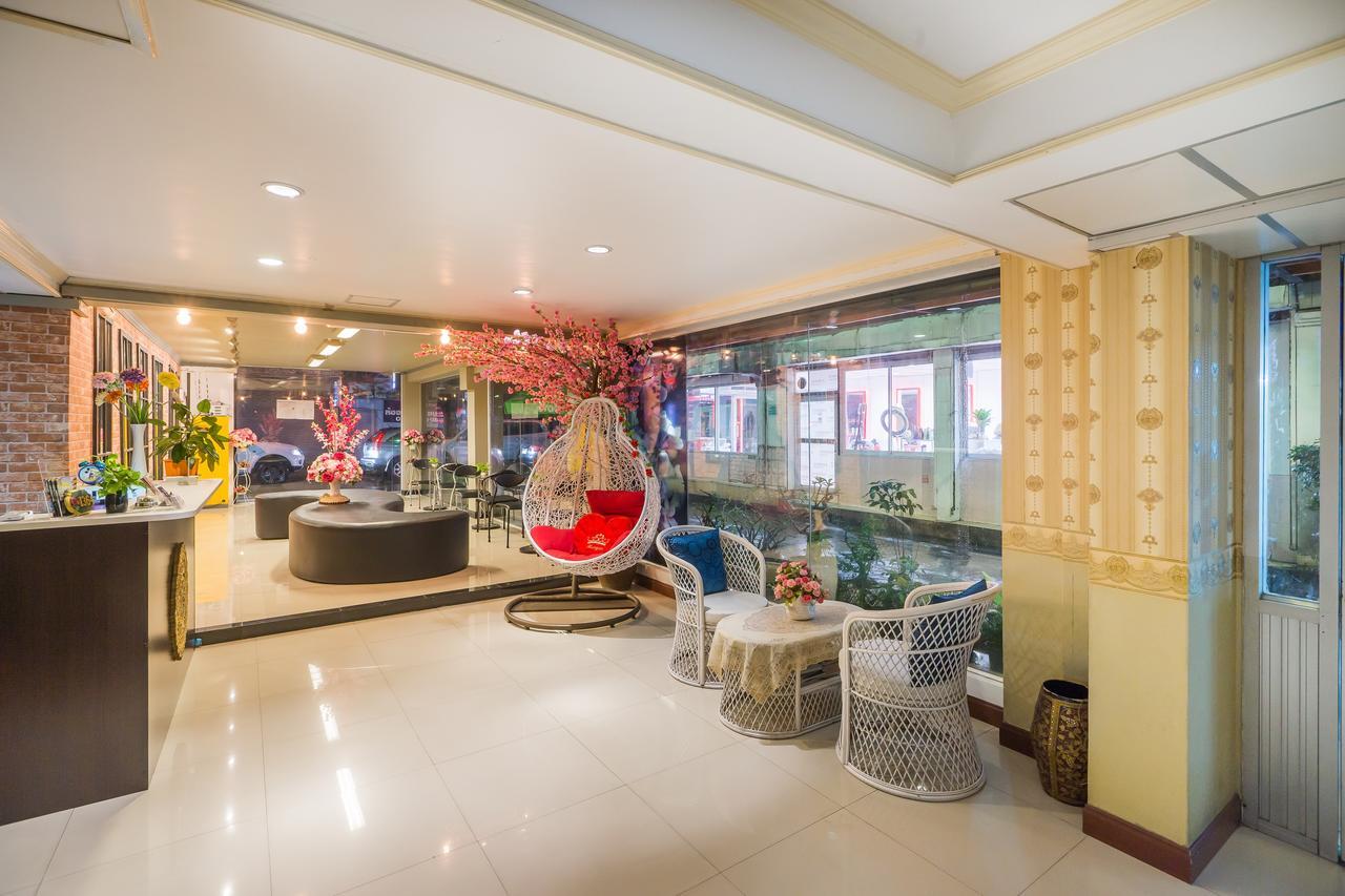 Hotel The Corner Ratchada Bangkok Esterno foto
